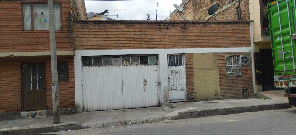 Casa en venta Cundinamarca Bogotá Ub Central De La Die 220 m2 Habitaciones 4 Baños 2 Garajes 1 Precio $900000000