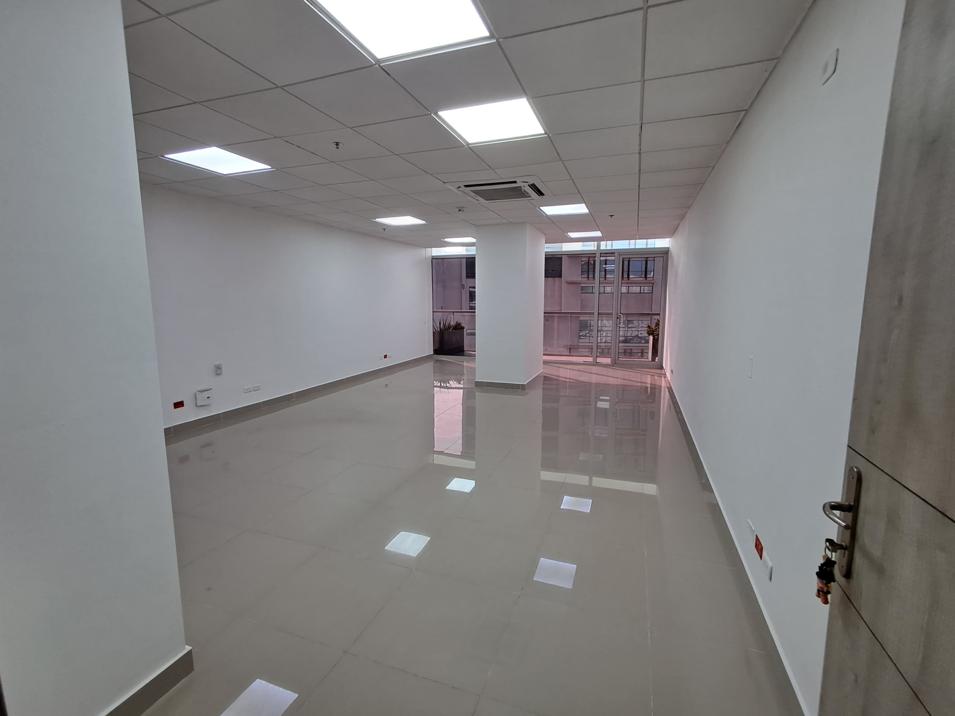 Oficina en arriendo Bolívar Cartagena Manga 60 m2 Habitaciones 0 Baños 1 Garajes 0 Precio $3500000