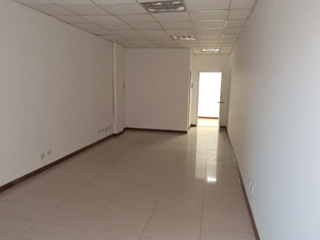 Oficina en arriendo Cundinamarca Bogotá Puente Largo 35 m2 Habitaciones 0 Baños 1 Garajes 1 Precio $2700000