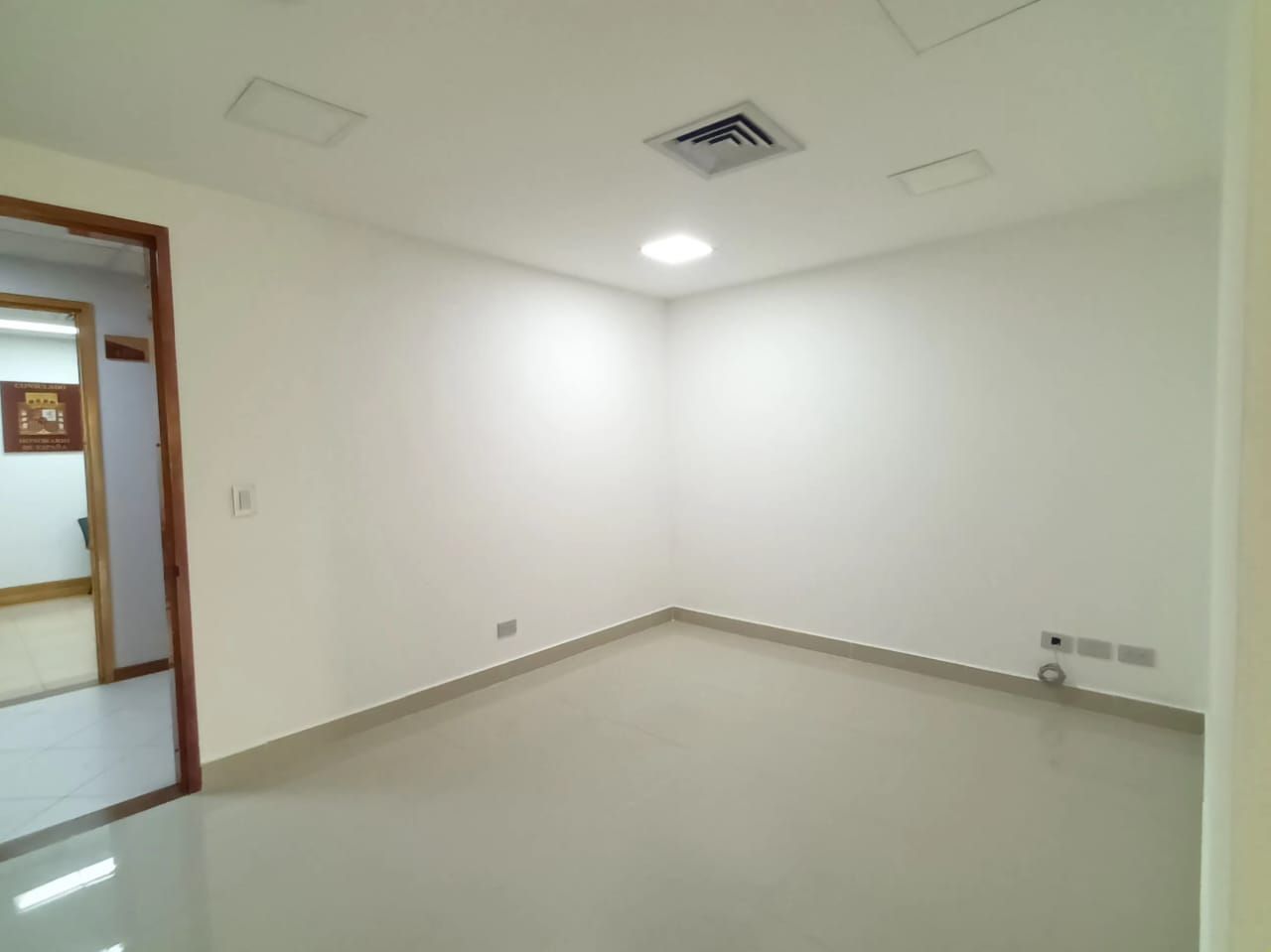Oficina en arriendo Antioquia Medellín Astorga 35 m2 Habitaciones 0 Baños 1 Garajes 1 Precio $425000000