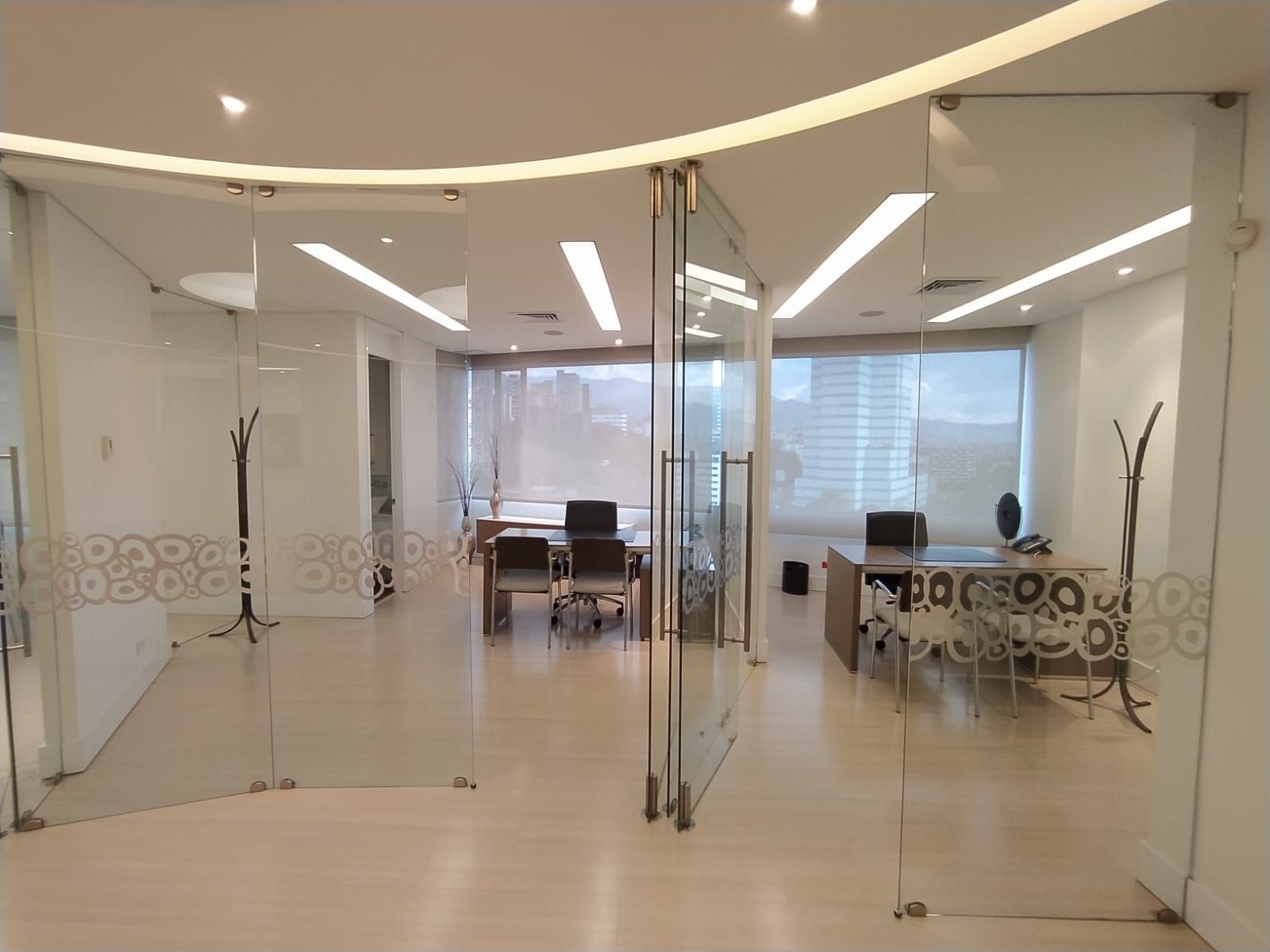 Oficina en arriendo Antioquia Medellín Villa Carlota 120 m2 Habitaciones 0 Baños 2 Garajes 1 Precio $10500000