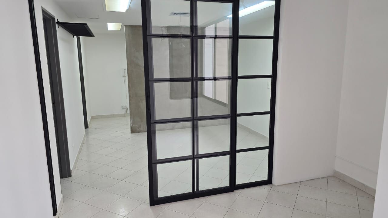 Oficina en arriendo Antioquia Medellín Patio Bonito 40 m2 Habitaciones 0 Baños 1 Garajes 0 Precio $3897888