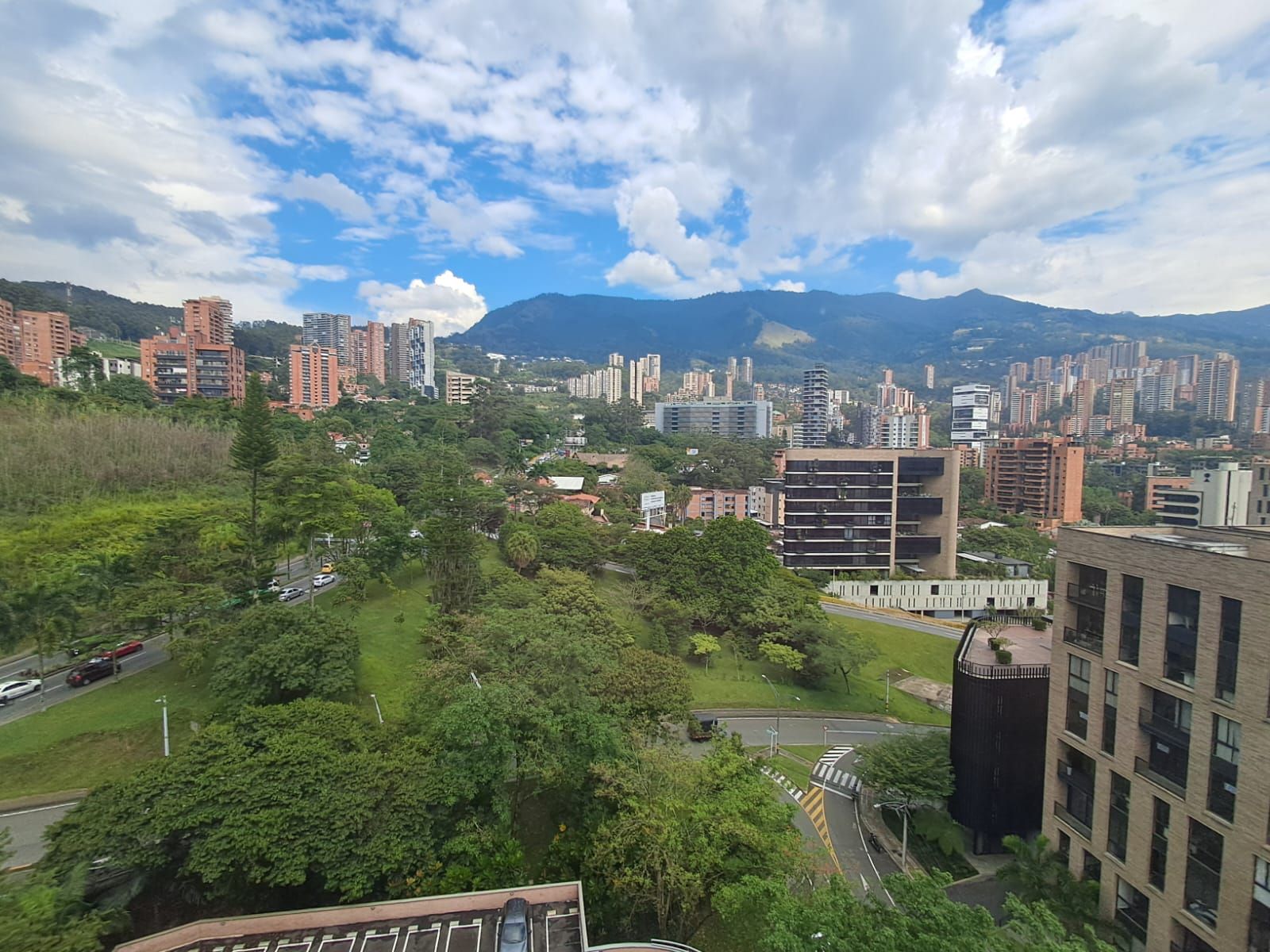 Oficina en arriendo Antioquia Medellín Castropol 70 m2 Habitaciones 0 Baños 1 Garajes 1 Precio $5200000