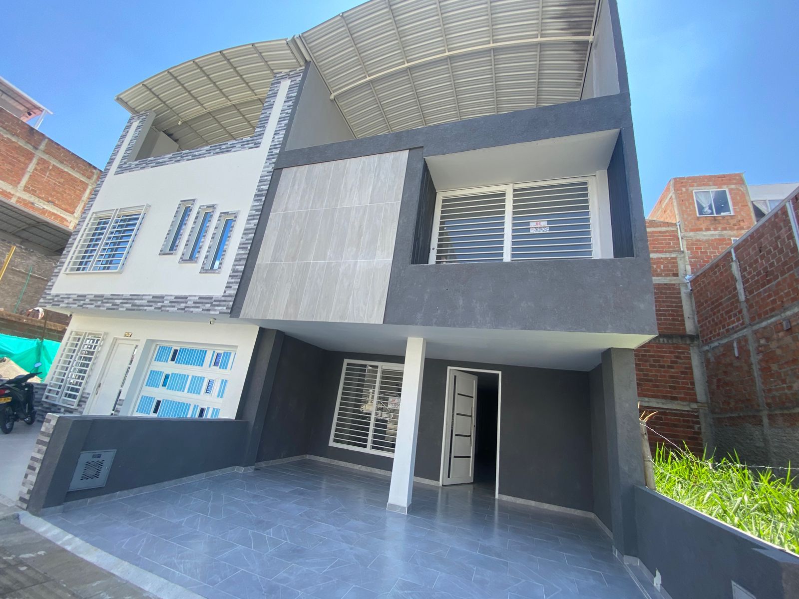 Casa en venta Valle Del Cauca Cali Ciudad 2000 250 m2 Habitaciones 5 Baños 4 Garajes 2 Precio $720000000