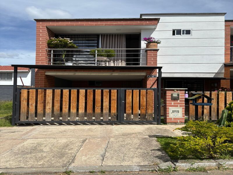 Casa en venta Antioquia La Ceja Ofir 134 m2 Habitaciones 4 Baños 3 Garajes 1 Precio $700000000