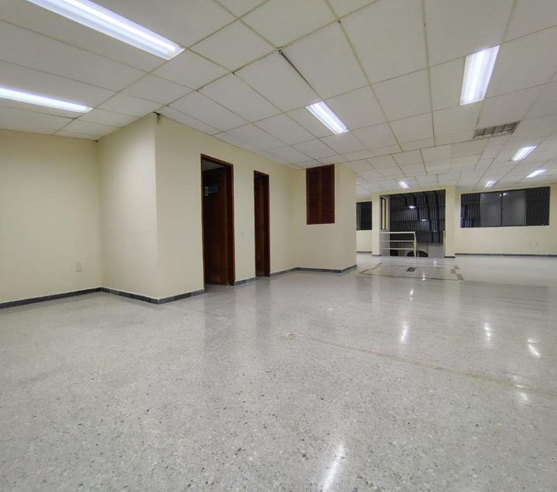 Local en arriendo Santander Bucaramanga Bolivar 450 m2 Habitaciones 0 Baños 4 Garajes 0 Precio $7200000