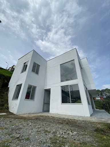 Casa en arriendo Caldas Manizales Bajo Villa Kempis 150 m2 Habitaciones 4 Baños 3 Garajes 1 Precio $3800000
