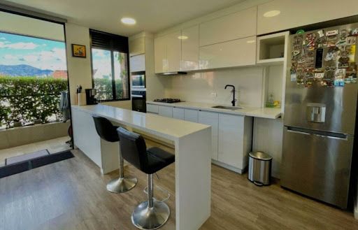 Apartamento en arriendo Antioquia Medellín La Linde 94 m2 Habitaciones 3 Baños 3 Garajes 2 Precio $7000000