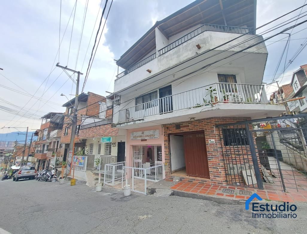 Local Comercial en venta Antioquia Medellín Bello Horizonte 37 m2 Habitaciones 0 Baños 1 Garajes 0 Precio $265000000
