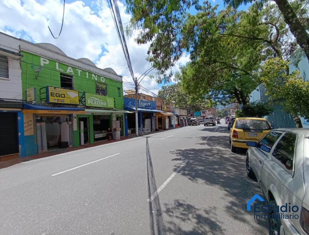 Edificio en venta Antioquia Medellín San Joaquin 640 m2 Habitaciones 0 Baños 6 Garajes 0 Precio $2500000000