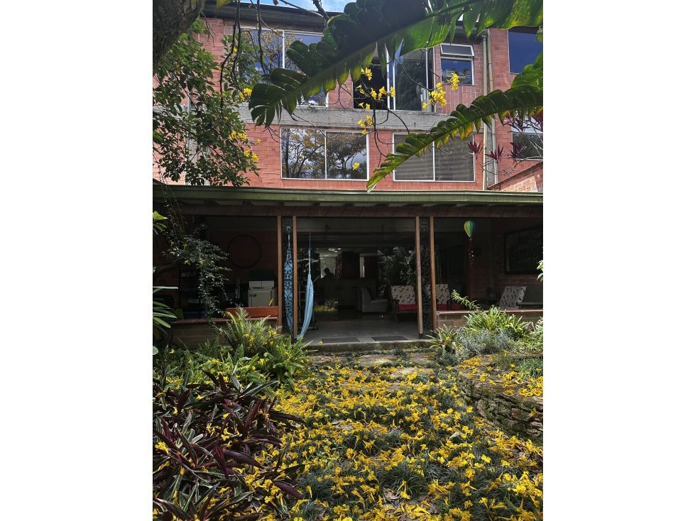 Casa en venta Antioquia Envigado El Chocho 273 m2 Habitaciones 3 Baños 4 Garajes 2 Precio $1300000000