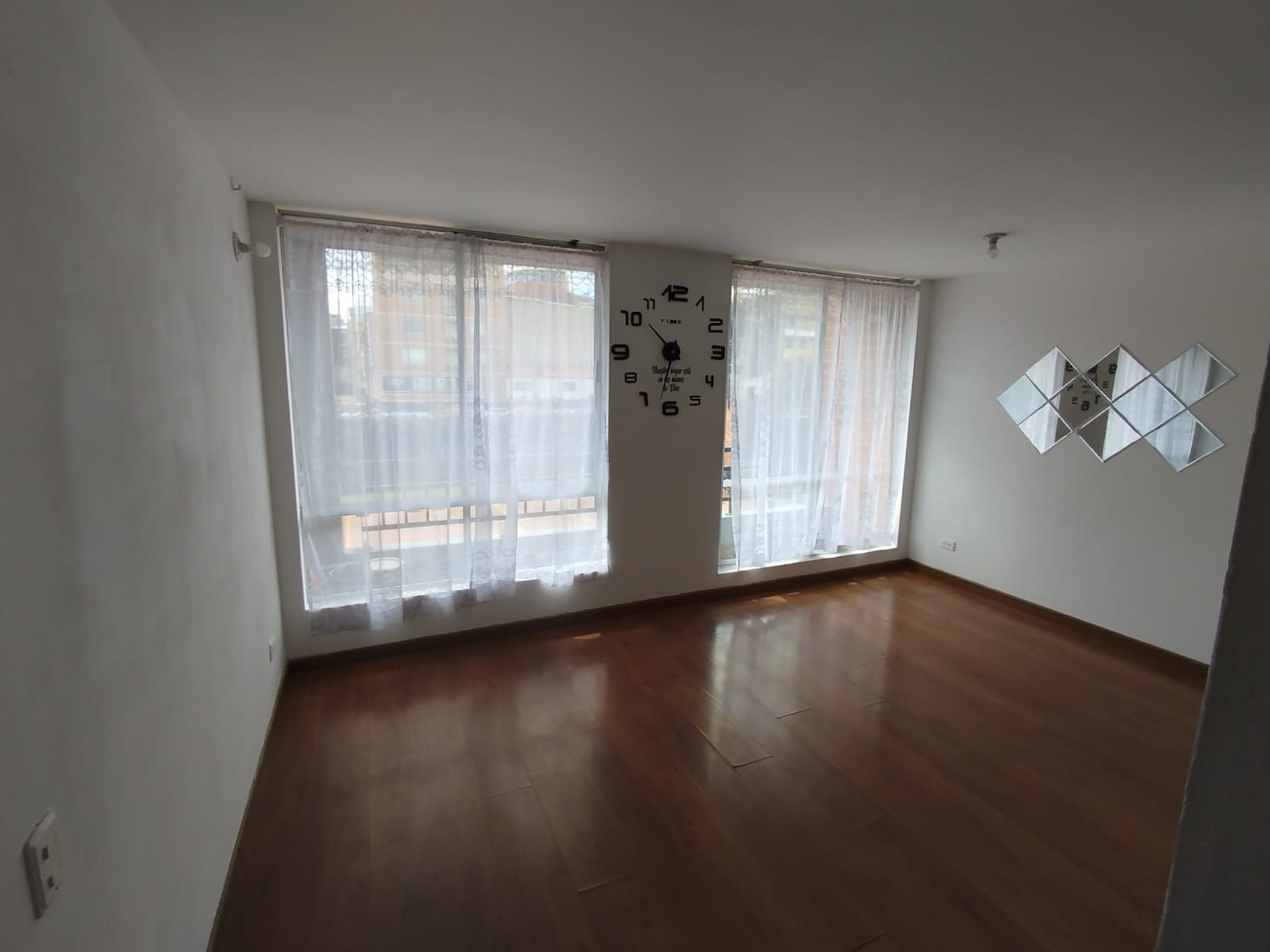 Apartamento en arriendo Cundinamarca Bogotá Acacias Usaquen 80 m2 Habitaciones 3 Baños 2 Garajes 0 Precio $2150000