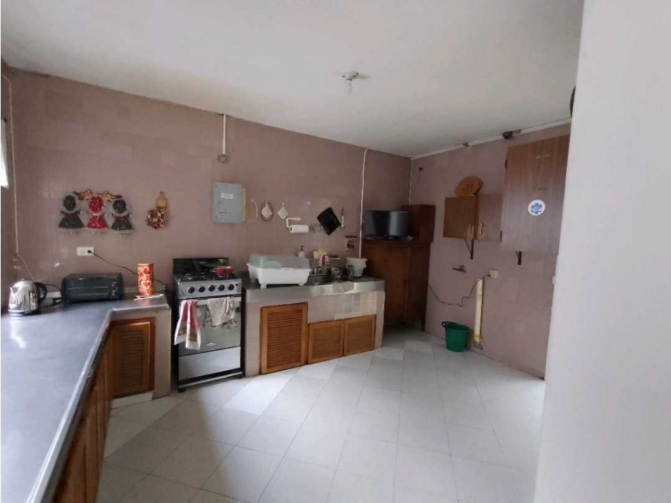 Casa en arriendo Antioquia Medellín Enciso 270 m2 Habitaciones 5 Baños 3 Garajes 0 Precio $3300000