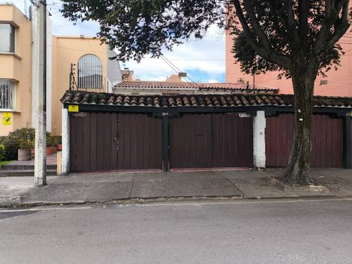 Casa en venta Cundinamarca Bogotá Santa Barbara Central 205 m2 Habitaciones 3 Baños 3 Garajes 5 Precio $1400000000