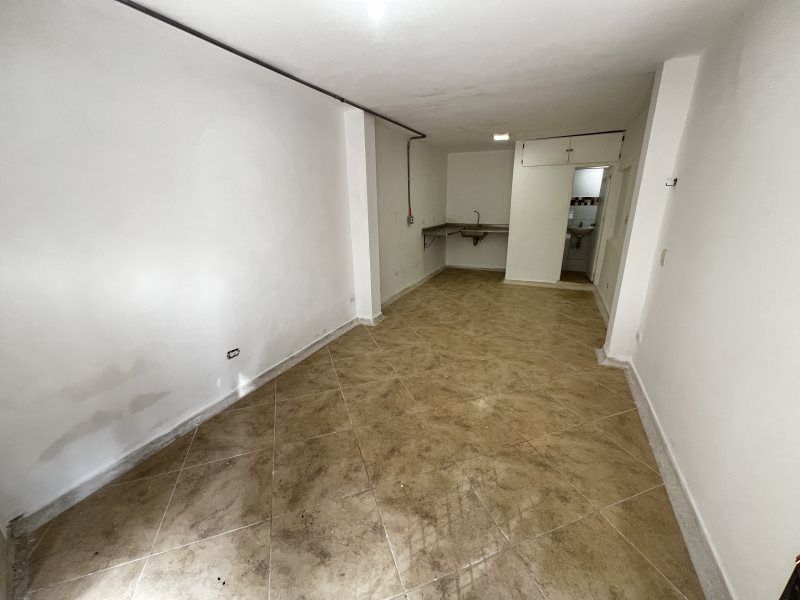 Local en arriendo Antioquia Envigado Los Naranjos 25 m2 Habitaciones 0 Baños 0 Garajes 0 Precio $1500000