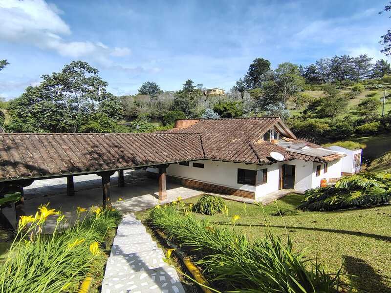 Finca en arriendo Antioquia El Retiro El Retiro 470 m2 Habitaciones 5 Baños 6 Garajes 3 Precio $17900000