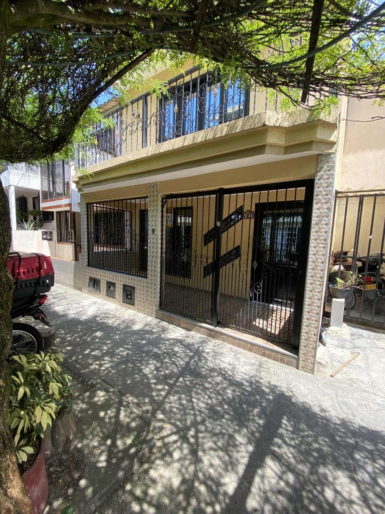 Casa en venta Valle Del Cauca Cali Quintas De Salomia 160 m2 Habitaciones 4 Baños 3 Garajes 0 Precio $310000000