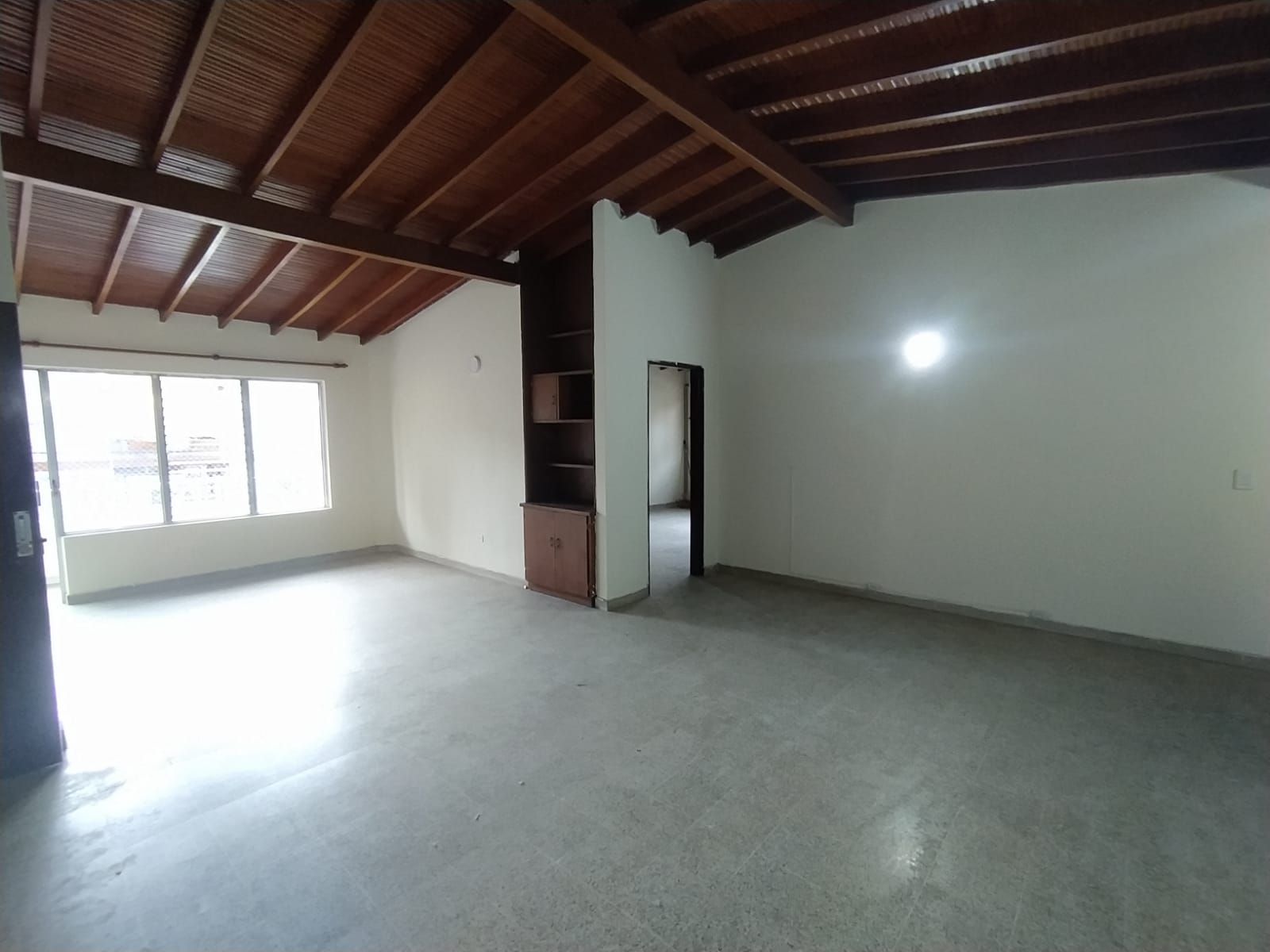 Apartamento en arriendo Antioquia Medellín La Castellana 85 m2 Habitaciones 3 Baños 2 Garajes 1 Precio $3200000