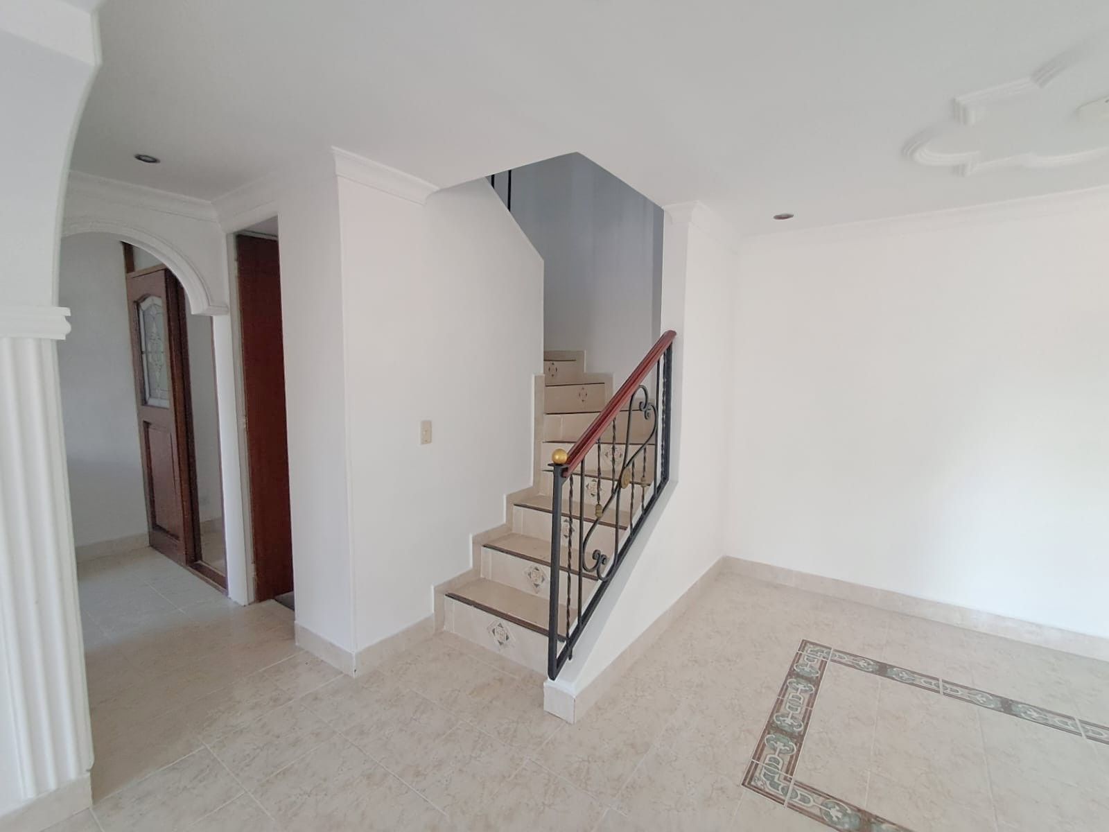 Casa en arriendo Antioquia Medellín La Mota 95 m2 Habitaciones 3 Baños 3 Garajes 1 Precio $3300000