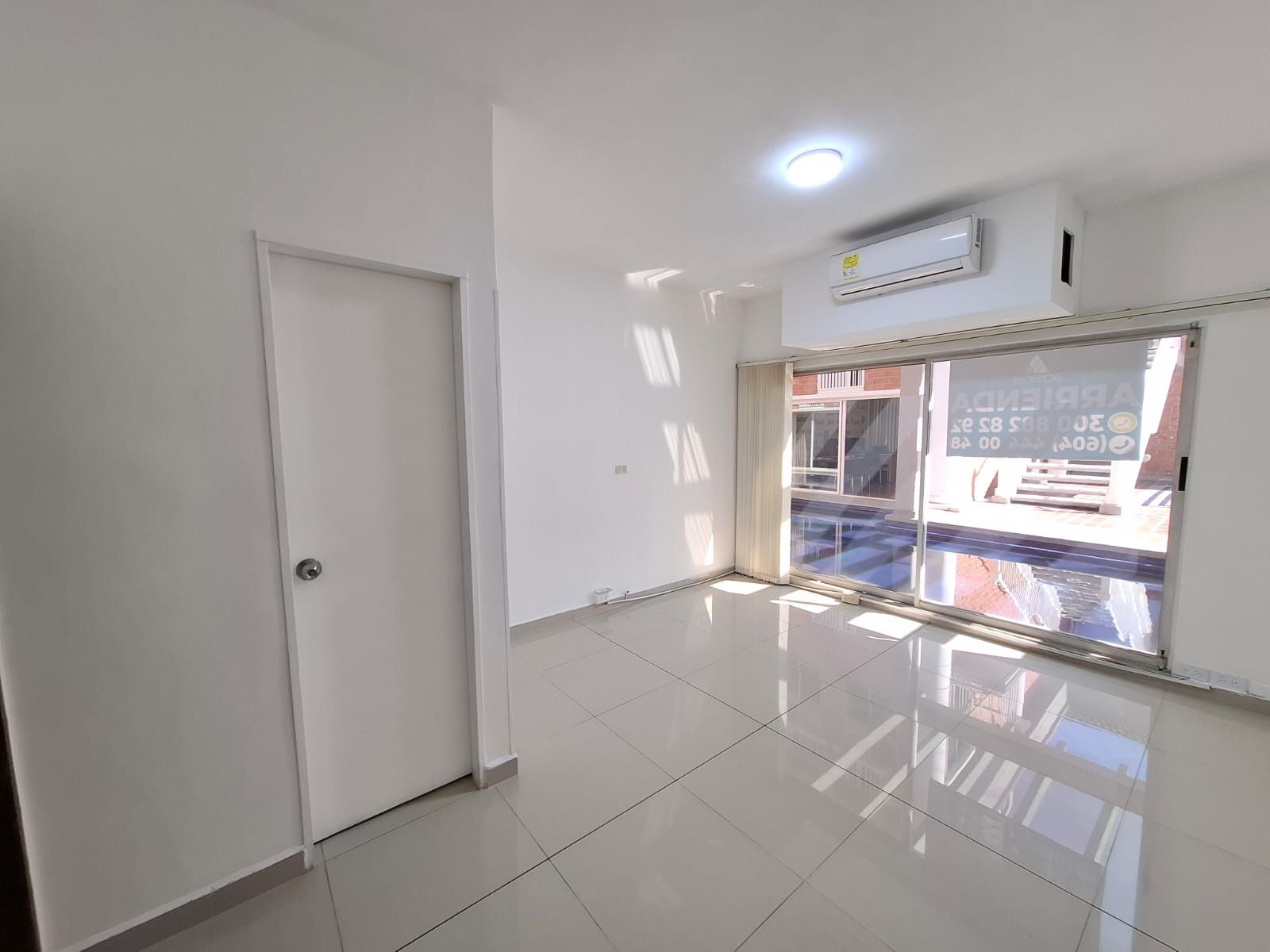 Oficina en arriendo Antioquia Medellín Urbanizacion Santa Maria De Oviedo 26 m2 Habitaciones 0 Baños 1 Garajes 1 Precio $2400000