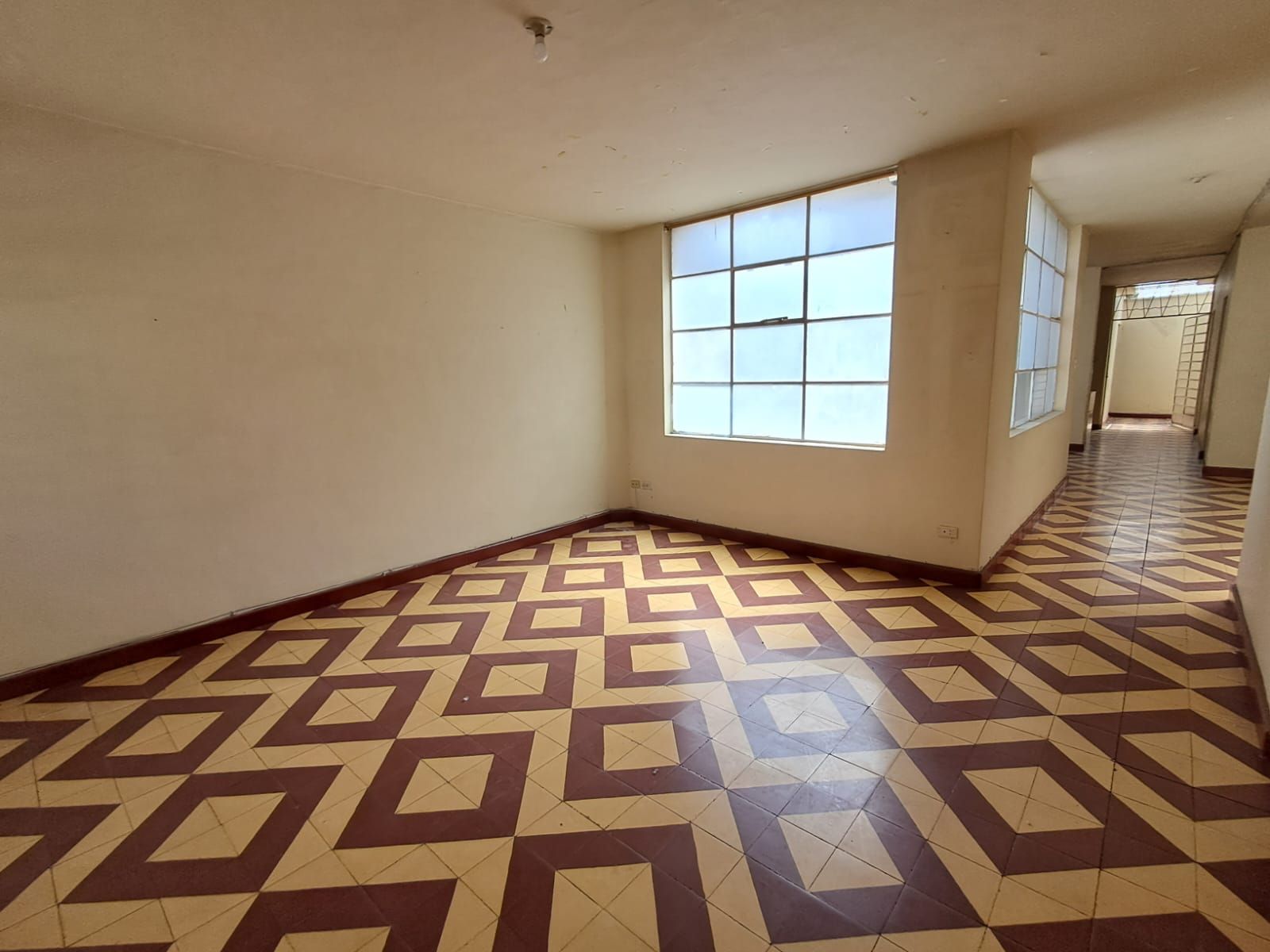 Casa en arriendo Antioquia Medellín Florida Nueva 200 m2 Habitaciones 3 Baños 1 Garajes 0 Precio $5000000