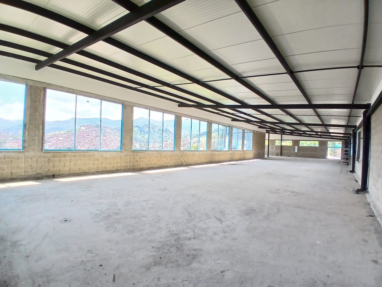 Local en arriendo Antioquia Medellín Cucaracho 480 m2 Habitaciones 0 Baños 0 Garajes 0 Precio $25000000