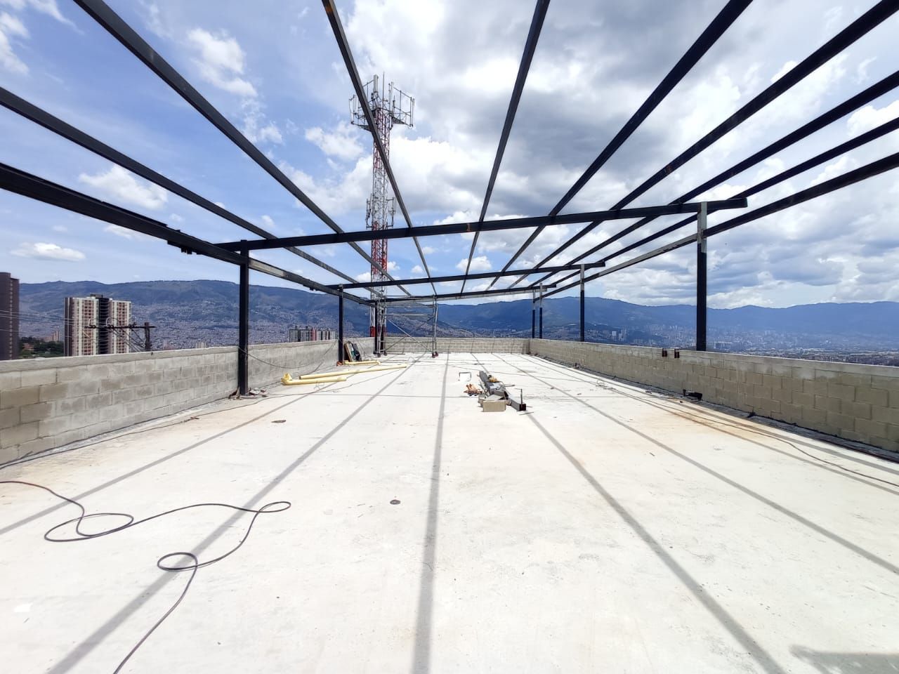 Local en arriendo Antioquia Medellín Cucaracho 480 m2 Habitaciones 0 Baños 0 Garajes 0 Precio $25000000