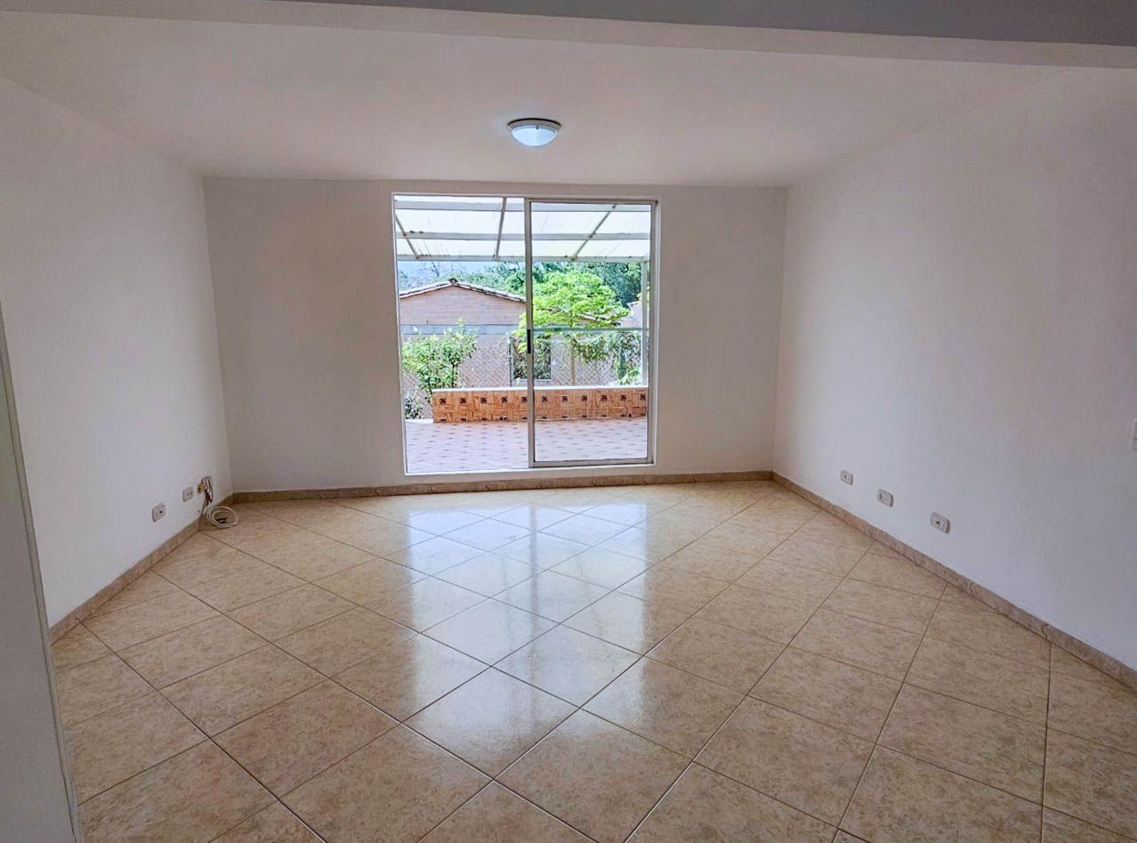 Casa en venta Antioquia Medellín La Mota 150 m2 Habitaciones 3 Baños 3 Garajes 2 Precio $679000000