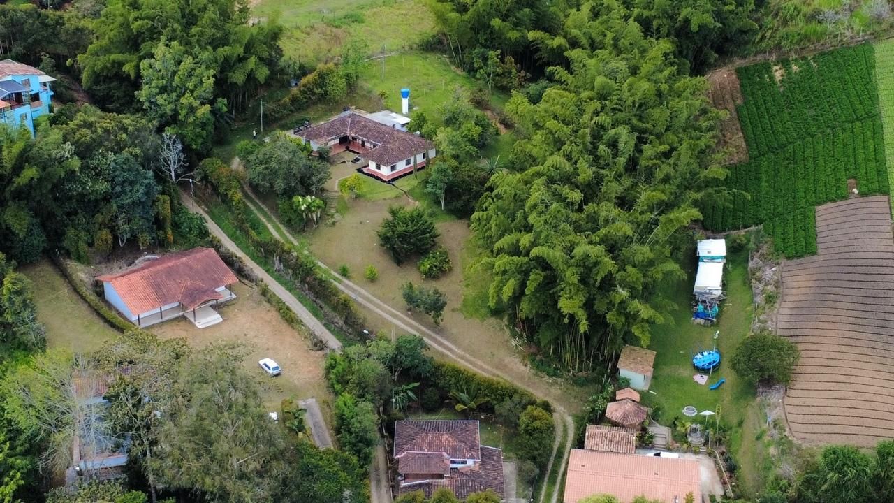 Finca en arriendo Antioquia Marinilla Belén 200 m2 Habitaciones 6 Baños 3 Garajes 2 Precio $3700000