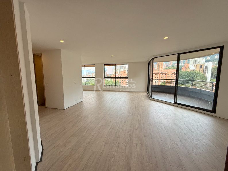 Apartamento en arriendo Antioquia Medellín El Diamante No2 155 m2 Habitaciones 3 Baños 4 Garajes 3 Precio $7200000