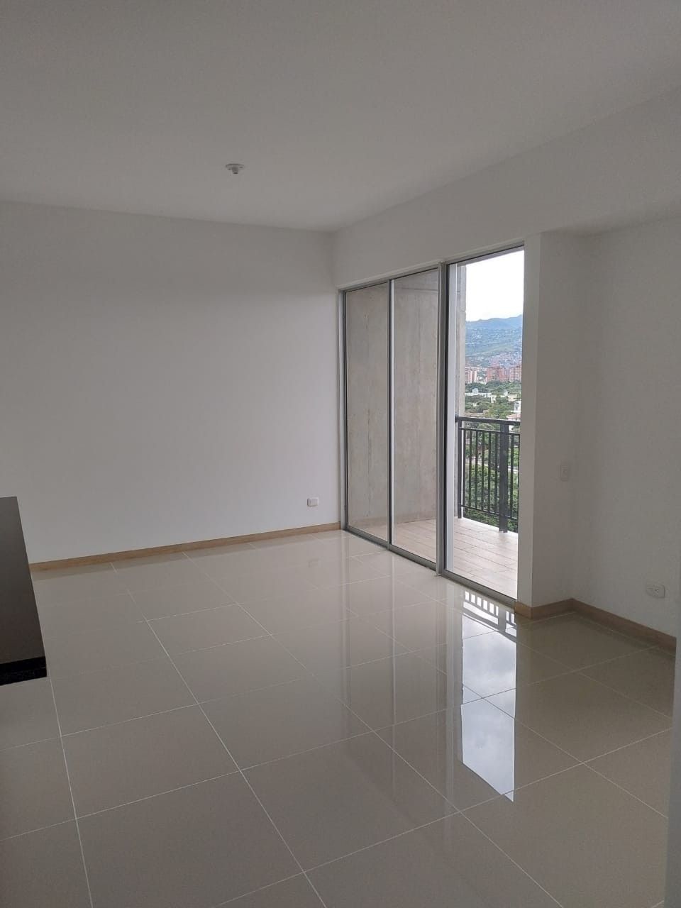 Apartamento en arriendo Valle Del Cauca Cali Quintas De Don Simón 92 m2 Habitaciones 3 Baños 2 Garajes 1 Precio $3200000