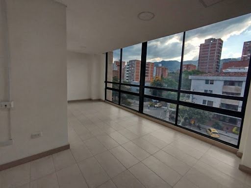 Oficina en arriendo Antioquia Medellín Estadio 32 m2 Habitaciones 0 Baños 1 Garajes 0 Precio $2400000