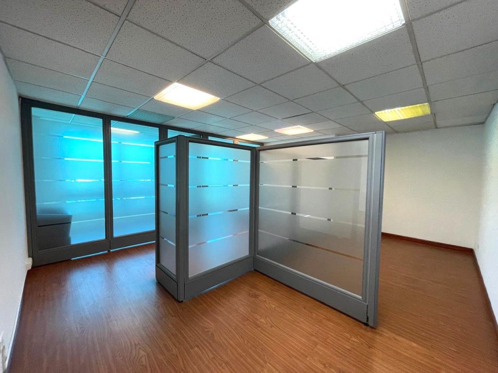 Oficina en venta Cundinamarca Bogotá Santa Barbara Occidental 40 m2 Habitaciones 0 Baños 0 Garajes 1 Precio $400000000