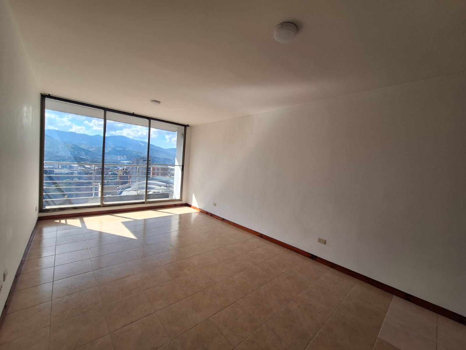 Apartamento en arriendo Antioquia Medellín Alejandria 85 m2 Habitaciones 3 Baños 2 Garajes 1 Precio $3700000
