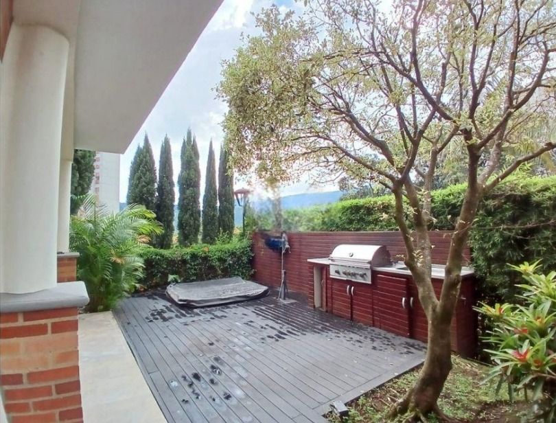 Casa en arriendo Antioquia Sabaneta Vereda La Doctora 670 m2 Habitaciones 3 Baños 6 Garajes 4 Precio $13000000