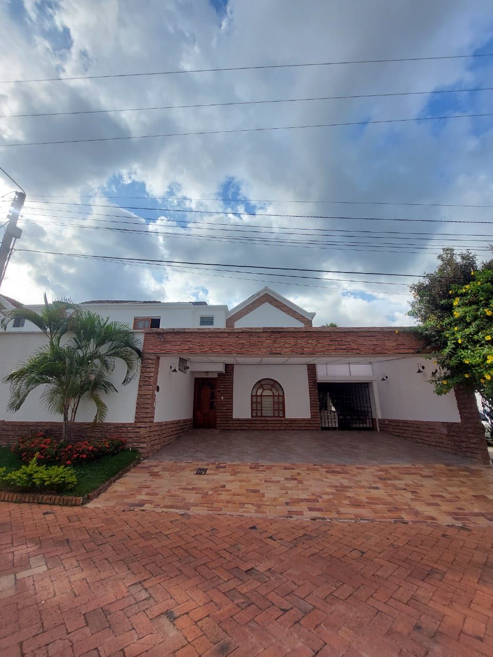 Casa en venta Santander Bucaramanga Cr Hacienda Del Cacique 203 m2 Habitaciones 4 Baños 5 Garajes 4 Precio $1500000000