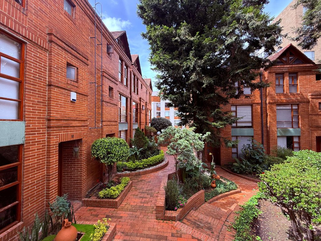 Casa en venta Cundinamarca Bogotá Los Cedros Oriental 150 m2 Habitaciones 3 Baños 2 Garajes 1 Precio $725000000