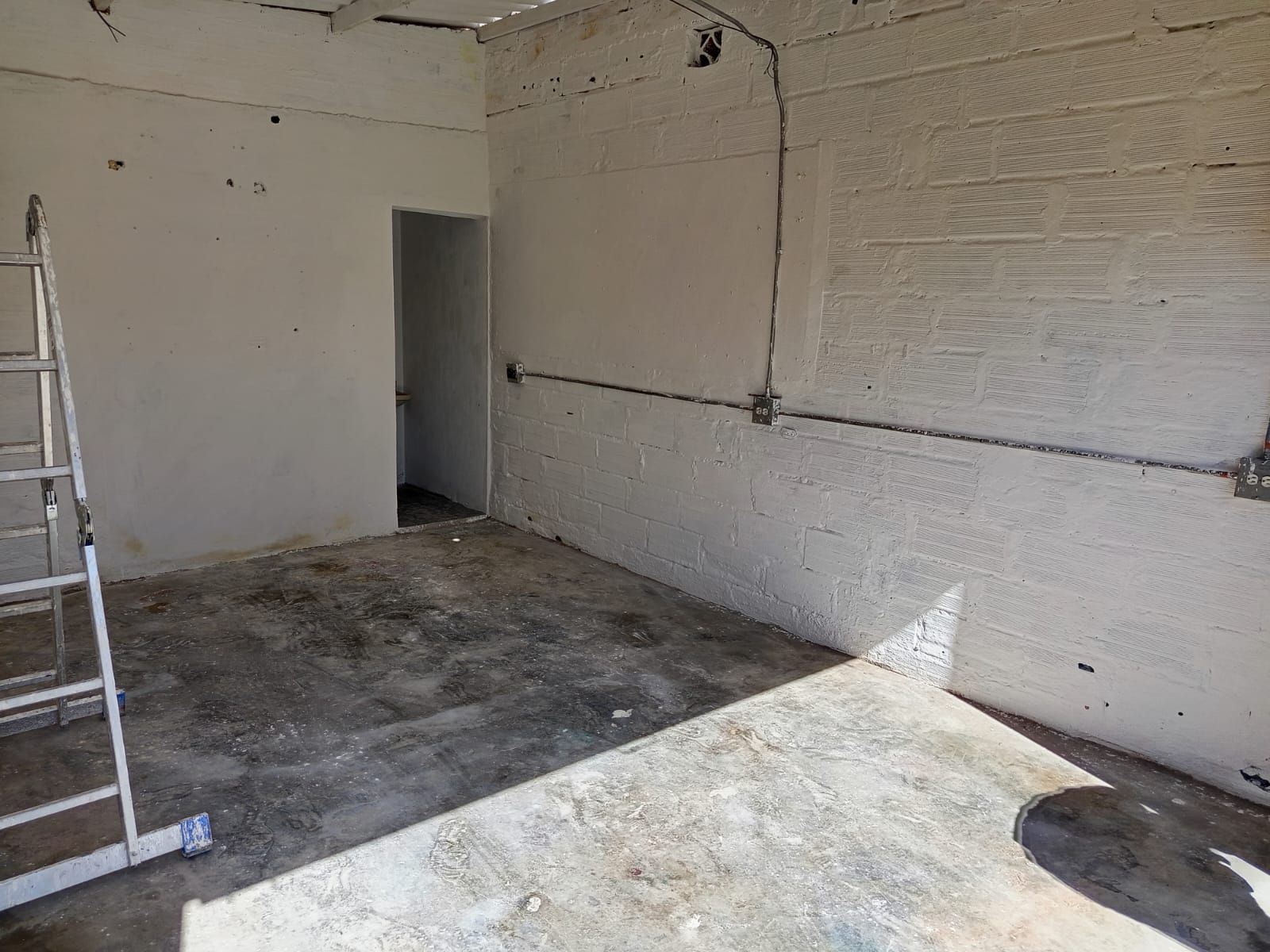 Local en arriendo Antioquia Medellín Naranjal 23 m2 Habitaciones 0 Baños 1 Garajes 0 Precio $1800000