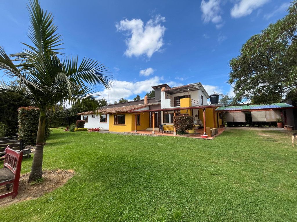 Casa Campestre en venta Boyacá Oicatá Oicatá 1400 m2 Habitaciones 5 Baños 4 Garajes 2 Precio $1550000000