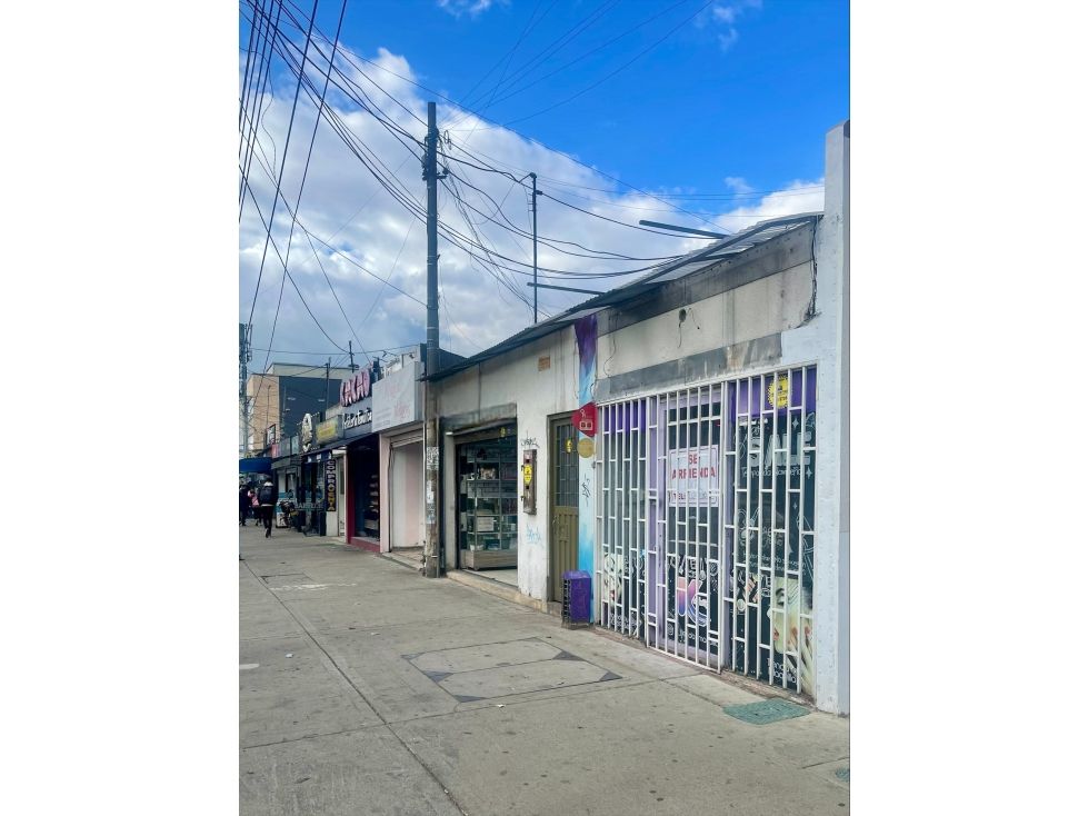 Casa en venta Cundinamarca Bogotá Modelia 258 m2 Habitaciones 3 Baños 2 Garajes 0 Precio $1800000000