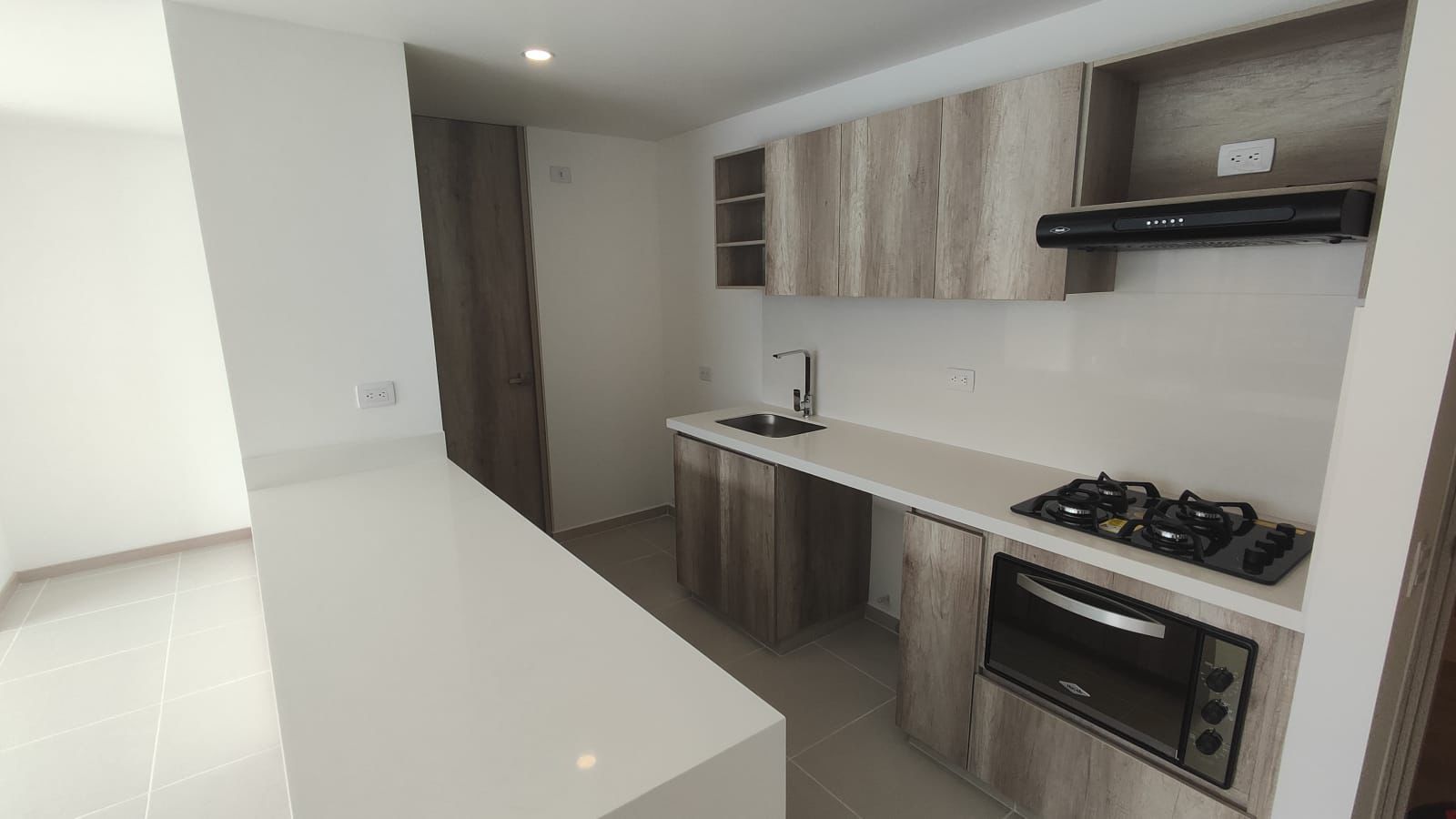 Apartamento en arriendo Antioquia Medellín Simesa 122 m2 Habitaciones 3 Baños 4 Garajes 0 Precio $6800000