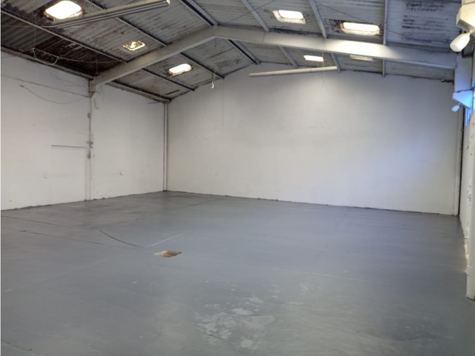 Bodega en arriendo Caldas Manizales Lleras 150 m2 Habitaciones 0 Baños 2 Garajes 0 Precio $6700000