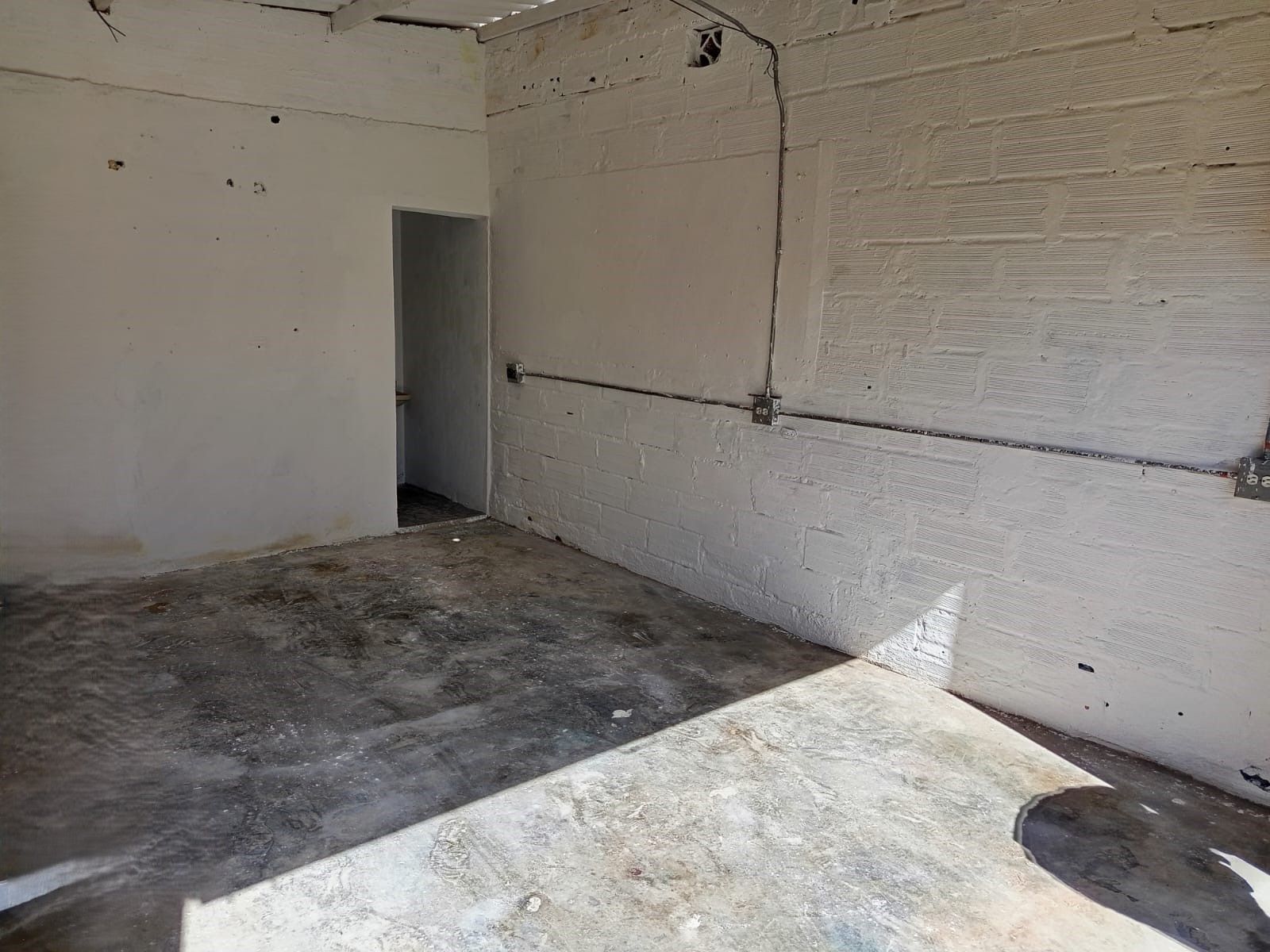 Local en arriendo Antioquia Medellín Naranjal 23 m2 Habitaciones 0 Baños 1 Garajes 0 Precio $2000000