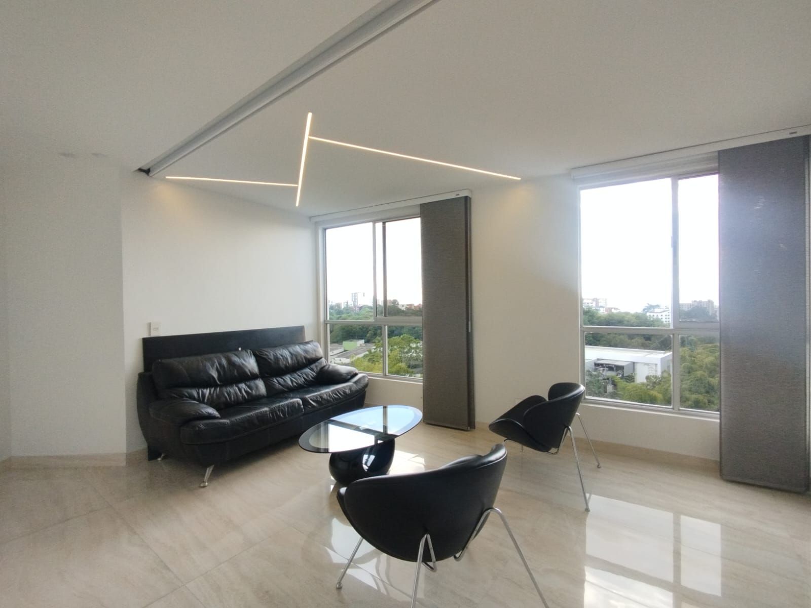 Apartamento en arriendo Risaralda Pereira Pinares Alto 250 m2 Habitaciones 3 Baños 4 Garajes 2 Precio $9500000