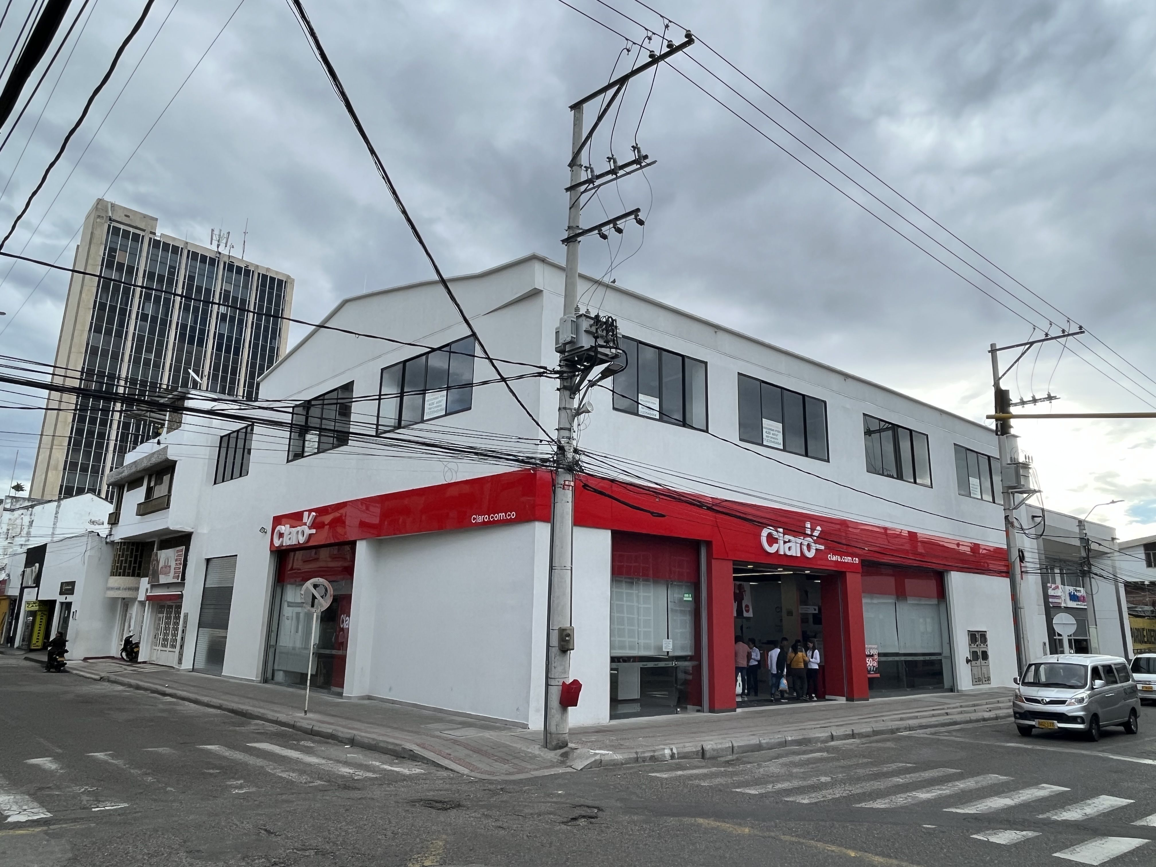 Oficina en arriendo Huila Neiva Centro 445 m2 Habitaciones 0 Baños 2 Garajes 0 Precio $9000000