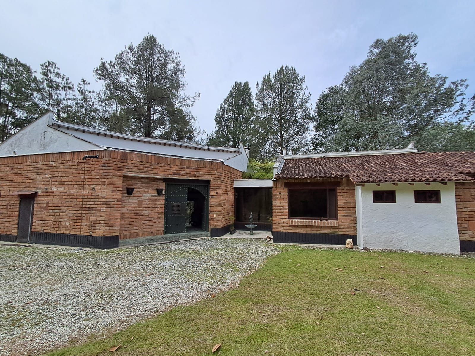 Casa Campestre en arriendo Antioquia El Retiro El Retiro 350 m2 Habitaciones 3 Baños 5 Garajes 1 Precio $10500000