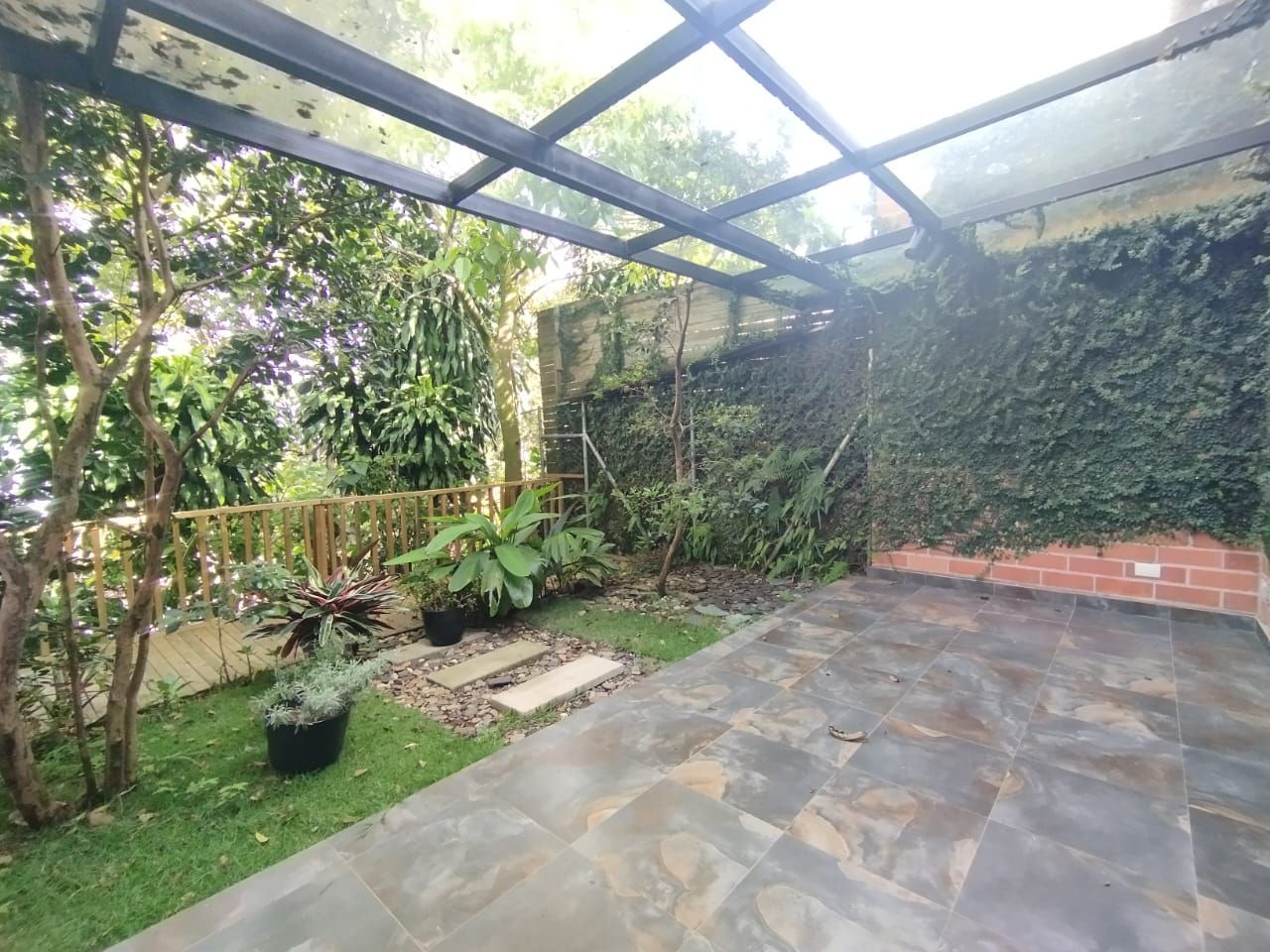 Casa en arriendo Antioquia Medellín San Lucas 179 m2 Habitaciones 3 Baños 3 Garajes 2 Precio $8500000