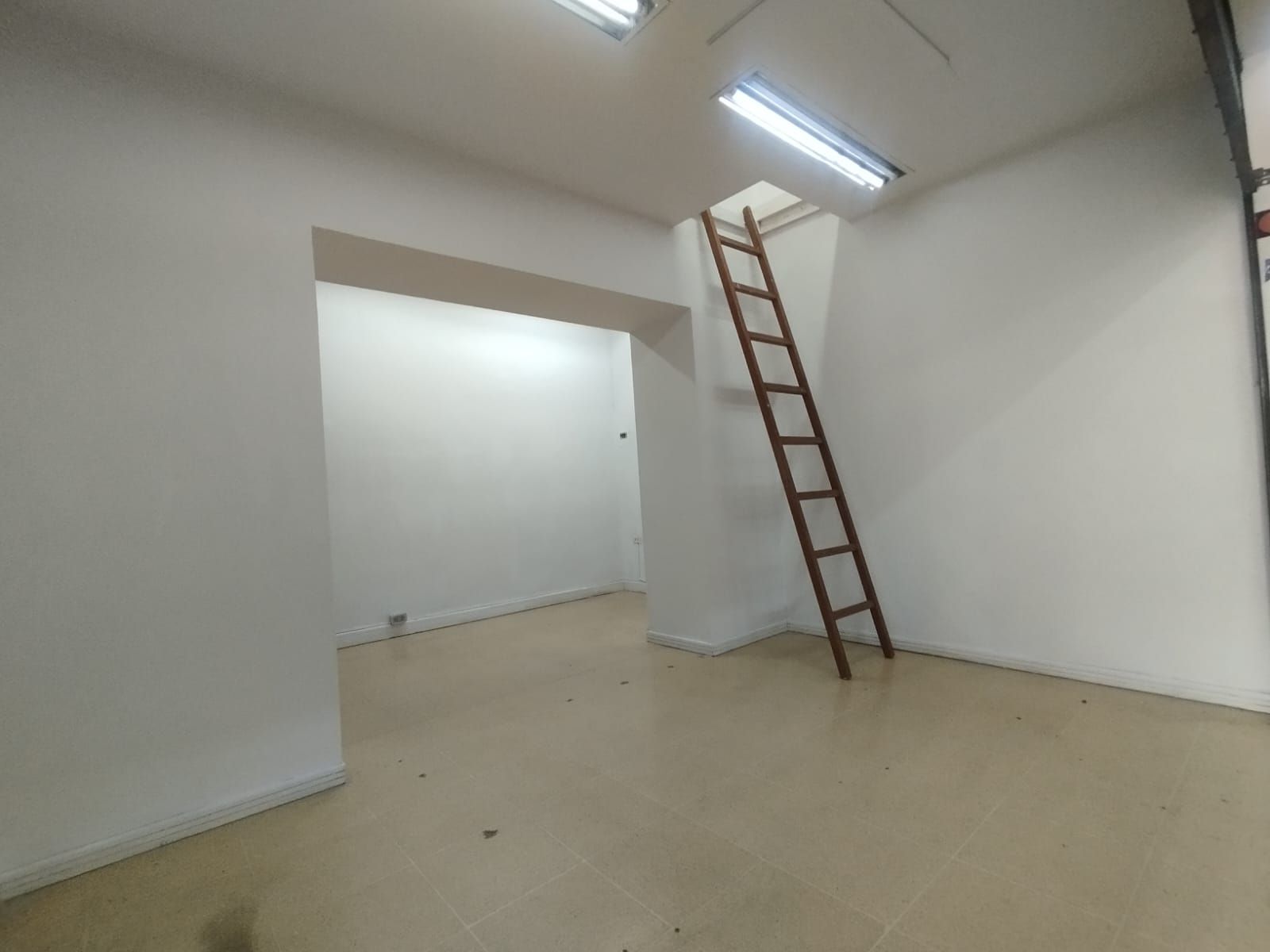 Local en arriendo Antioquia Medellín Colon 17 m2 Habitaciones 0 Baños 0 Garajes 0 Precio $1900000