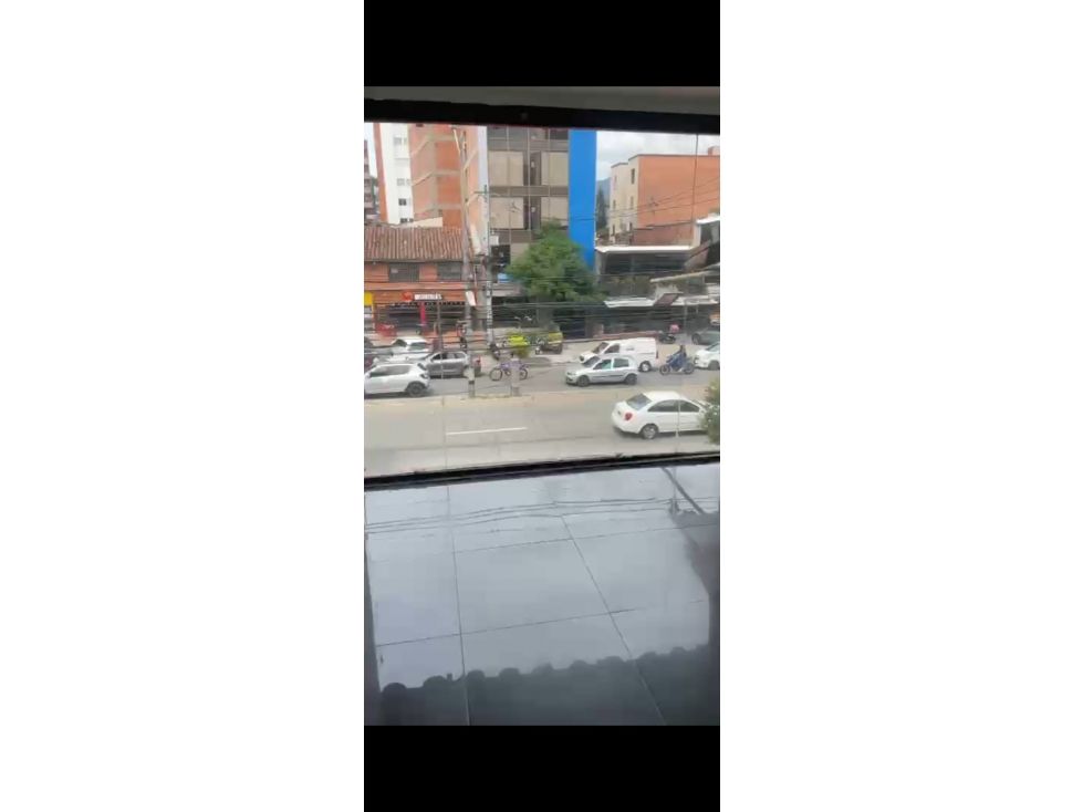 Local en arriendo Antioquia Medellín Calasanz 600 m2 Habitaciones 0 Baños 5 Garajes 0 Precio $30000000