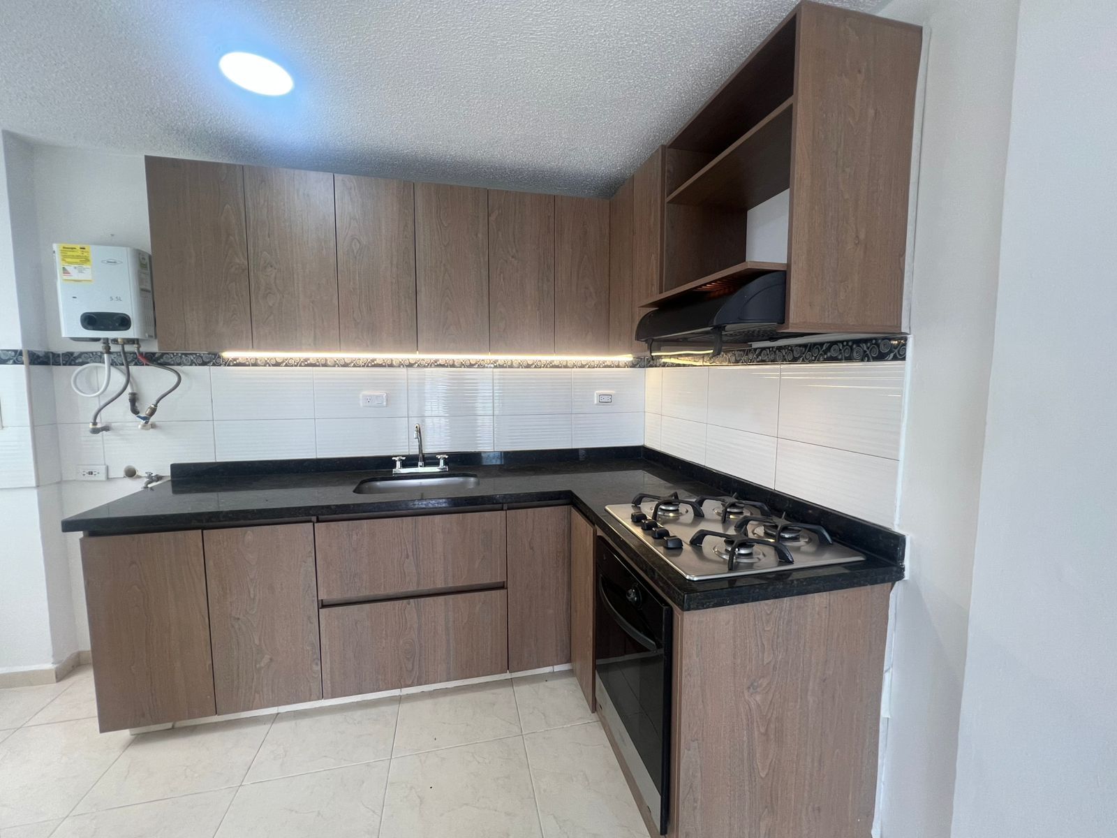 Apartamento en arriendo Risaralda Pereira La Platanera 72 m2 Habitaciones 4 Baños 3 Garajes 1 Precio $2000000
